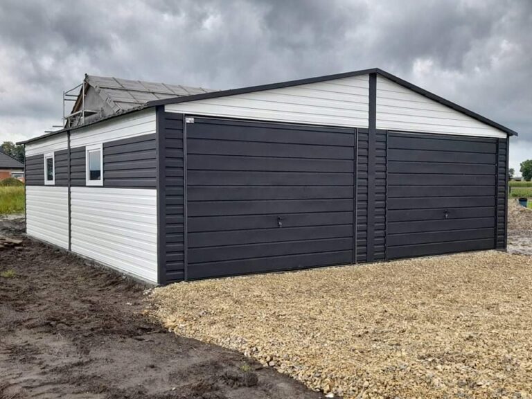 Garaze-blaszane-blaszak-garaz-7x7-bialy-czarny-Spad-dachu-dach-dwuspadowy