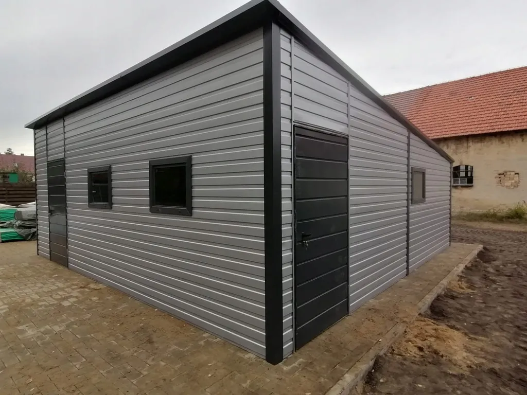 GARAZ-BLASZANY-7×7-Aluminium-Anthracite-Grey-Marka-LiderStal.webp