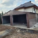 Garaz-blaszany-w-kolorze-drewnopodobnym-Marka-inna.webp