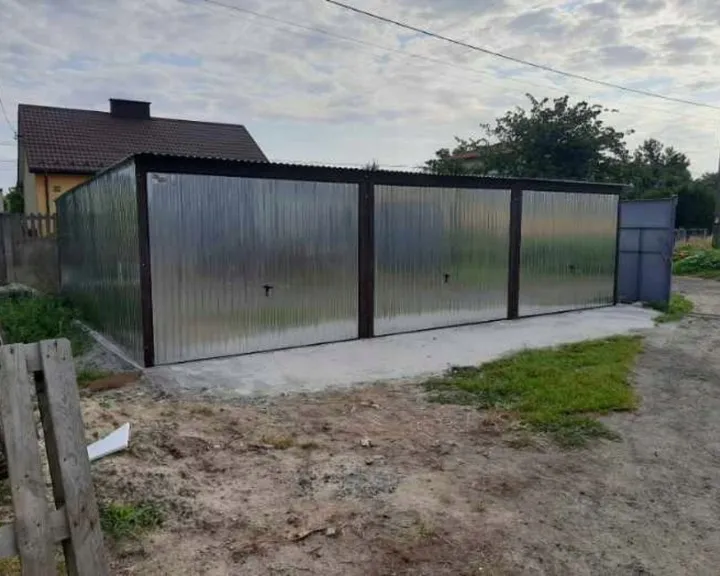 Garaze-blaszane-blaszak-garaz-9×5-cala-polska-Marka-inna.webp