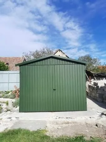 Garaze-blaszane-blaszak-garaze-blaszaki-zielony-Dlugosc-3-m.webp