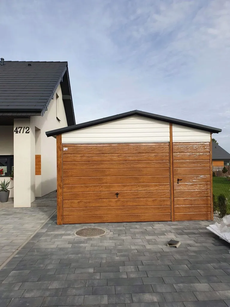 Garaze-blaszane-blaszaki-4×6-drewnopodobny-profil-Liczba-bram-13.webp