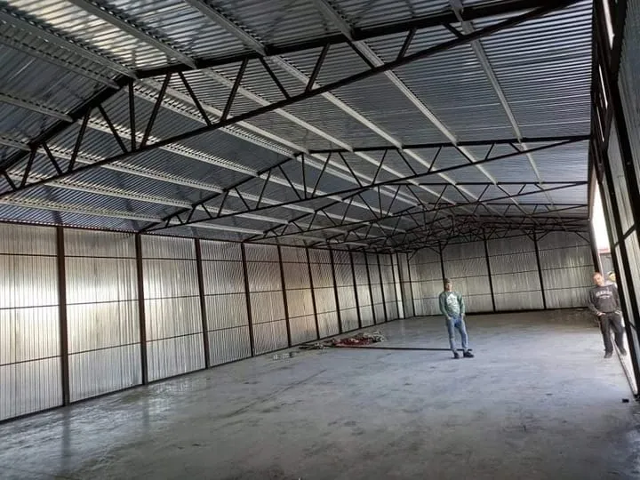 Garaze-blaszane-blaszaki-hala-wiata-magazyn-10x27m-Dlugosc-27-m.webp